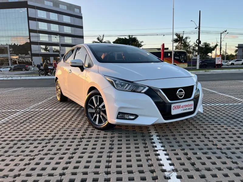 Nissan Versa Advance 1.6 (Flex) (Aut)