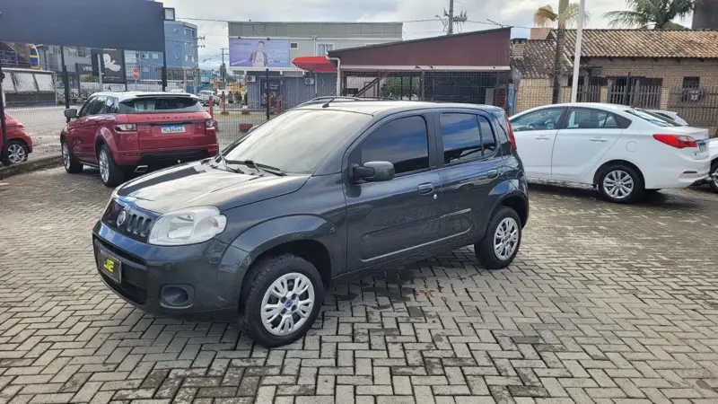 Fiat Uno Vivace College 1.0 8V (Flex) 4p