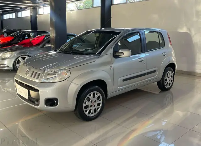 Carro Fiat Uno Mille 2011 Fire Economy 1.0 (Flex) 4p
