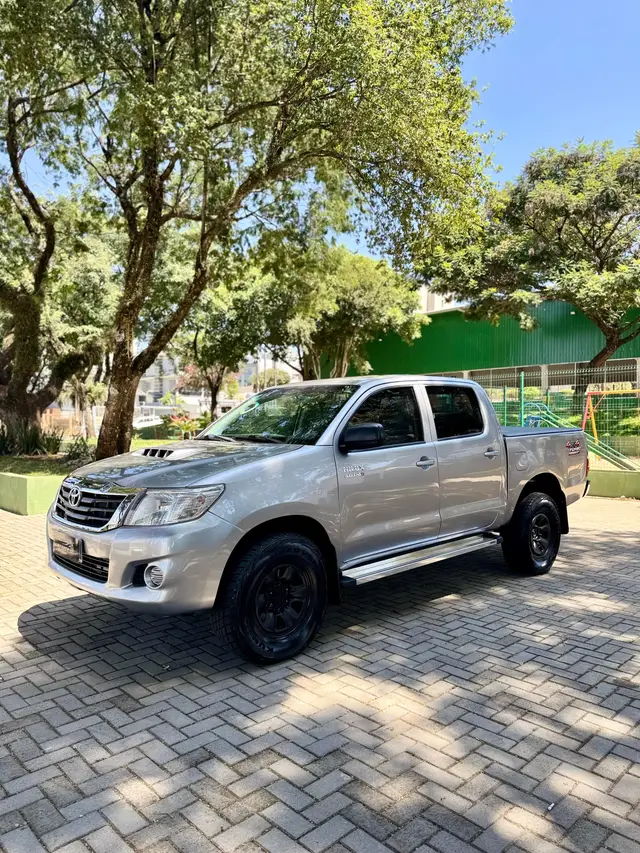 Carro Toyota Hilux Cabine Dupla 2014 Hilux 3.0 TDI 4x4 CD STD