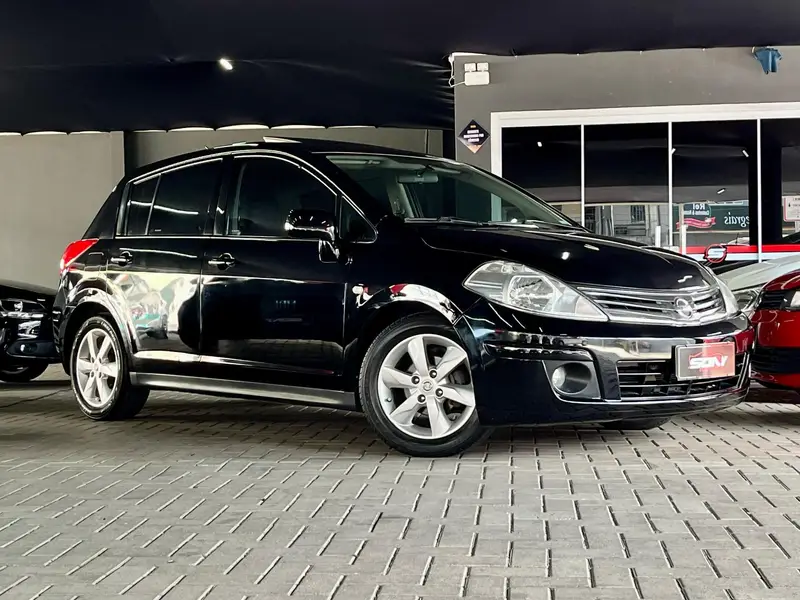 Nissan Tiida SL 1.8 (flex) (aut)