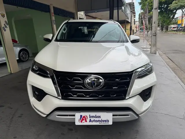 Carro Toyota SW4 2021 SRX 2.8 turbodiesel 7L 4x4 (Aut)