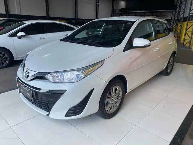 Carro Toyota Yaris Sedan 2022 1.5 XL Live CVT (Flex)