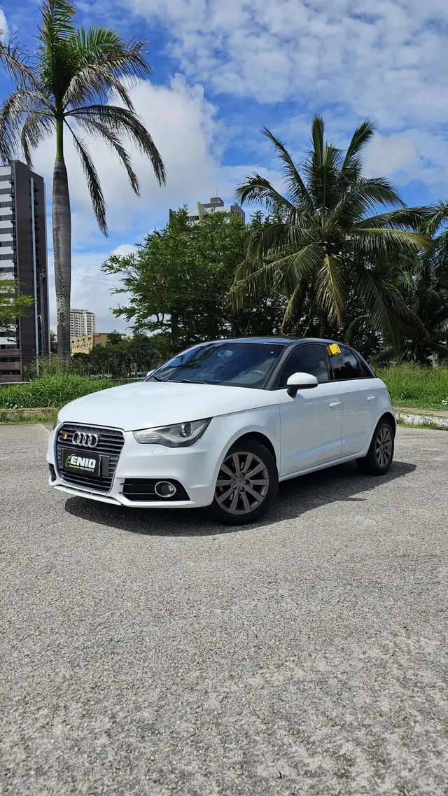 Carro Audi A1 2013 1.4 TFSI Sportback Attraction S Tronic