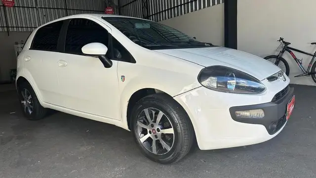 Carro Fiat Punto 2016 Attractive 1.4 (Flex)