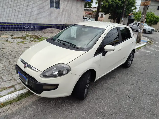 Carro Fiat Punto 2017 Attractive 1.4 (Flex)