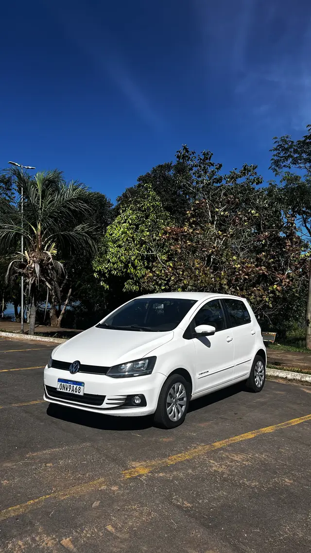 Carro Volkswagen Fox 2015 Comfortline 1.0 TEC (Flex)