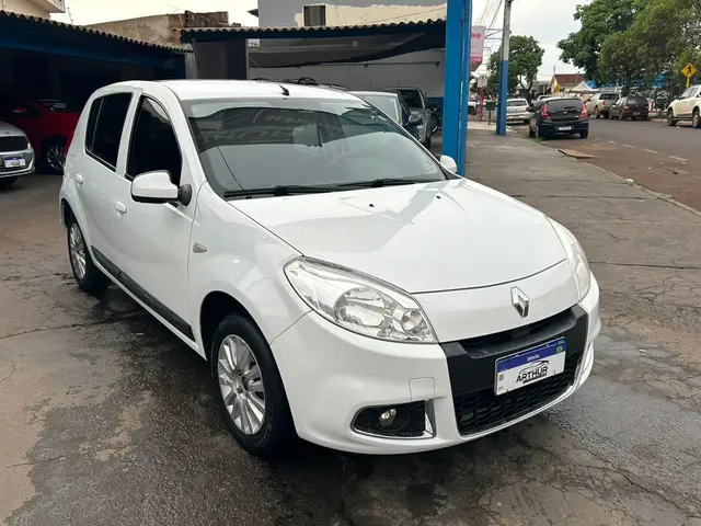 Carro Renault Sandero 2013 Privilege 1.6 16V (Flex)(aut)