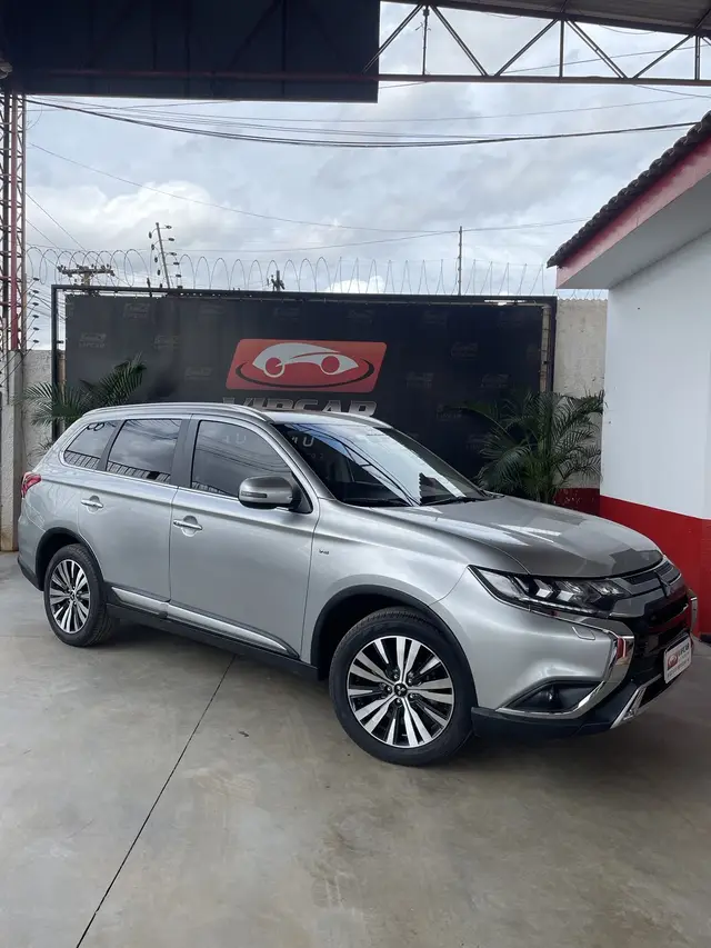 Carro Mitsubishi Outlander 2021 3.0 HPE-S 4WD CVT