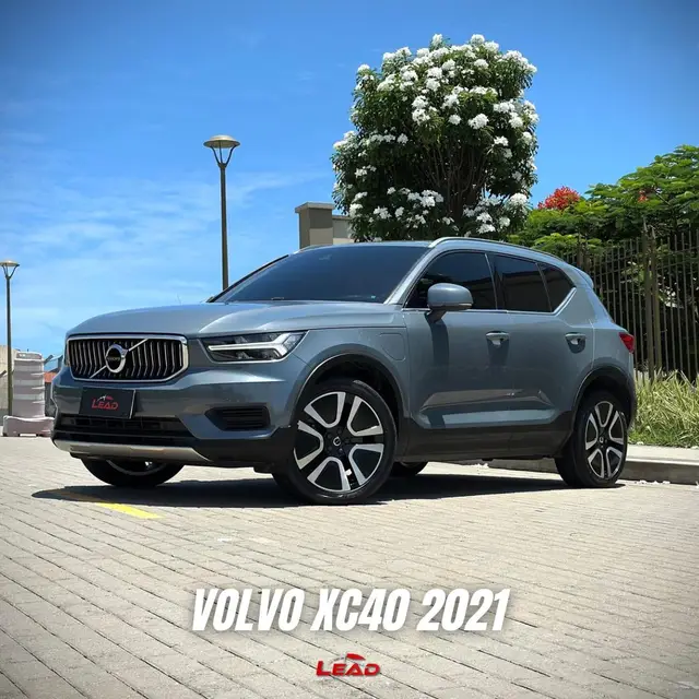 Carro Volvo XC40 2021 Momentum 1.5 T5 Hybrid AWD (Aut)