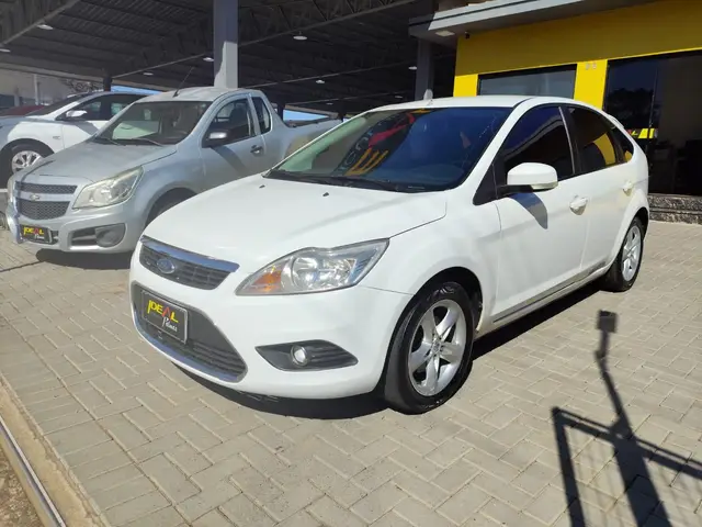 Carro Ford Focus Hatch 2011 GL 1.6 16V (Flex)