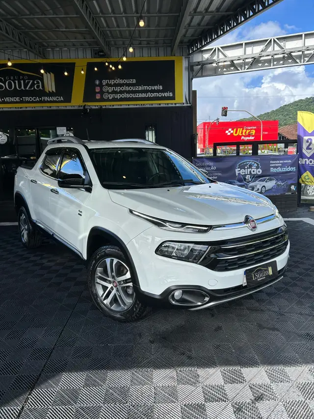 Carro Fiat Toro 2018 Volcano 2.0 diesel AT9 4x4