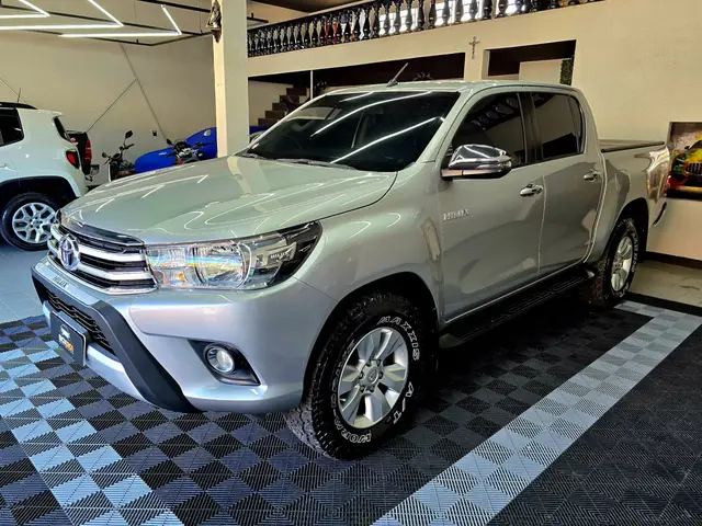 Carro Toyota Hilux Cabine Dupla 2018 Hilux 2.8 TDI SRV CD 4x4 (Aut)