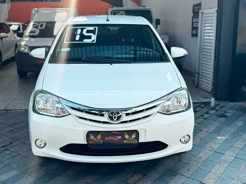 Toyota Etios Sedan XLS 1.5 (Flex)