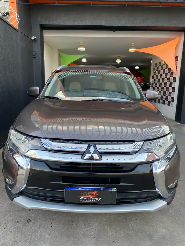 Carro Mitsubishi Outlander 2017 3.0 V6 GT Mid 4WD