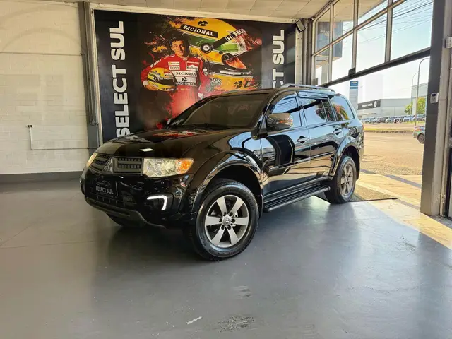 Carro Mitsubishi Pajero 2016 3.2 DI-D S 4WD HPE (Aut)