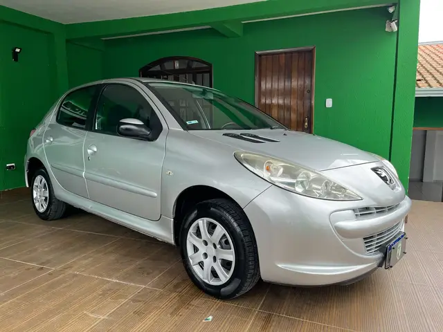 Carro Peugeot 207 2013 Hatch XR 1.4 8V (flex) 2p