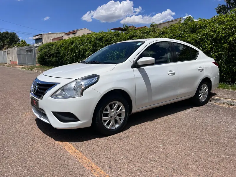 Nissan Versa 1.6 16V SL FlexStart (Flex)