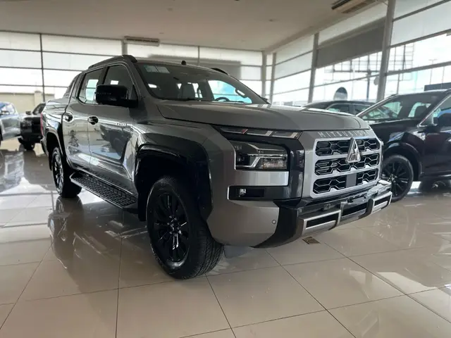 Carro Mitsubishi Triton 2026 Katana