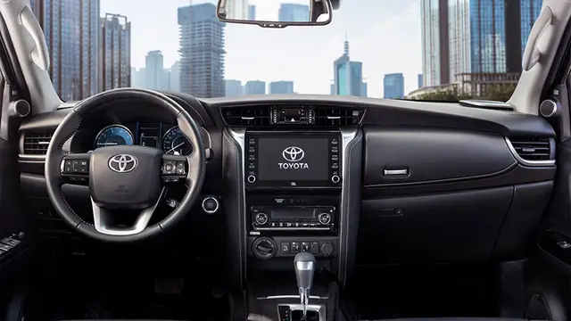 Carro Toyota SW4 2025 SRX Platinum 2.8 Turbodiesel 4x4 (Aut.) (7 Lugares)