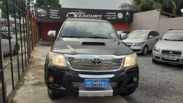 Carro Toyota Hilux Cabine Dupla 2014 Hilux 3.0 TDI 4x4 CD SRV (Aut)