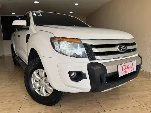 Carro Ford Ranger Cabine Simples 2013 Ranger 2.5 CS XLS 4x2 (Flex)