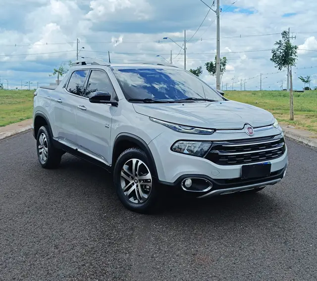 Carro Fiat Toro 2018 Volcano 2.0 diesel AT9 4x4