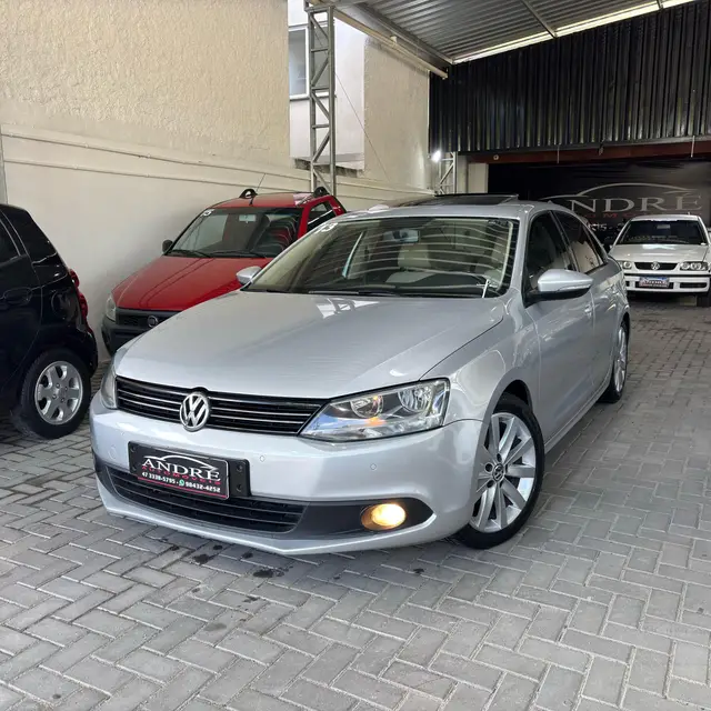 Carro Volkswagen Jetta 2013 2.0 Comfortline (Flex)