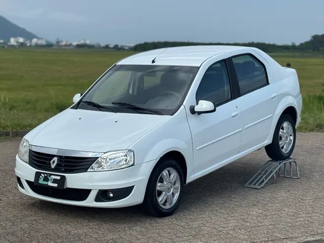 Carro Renault Logan 2013 Expression 1.6 8V Hi-Torque (flex)