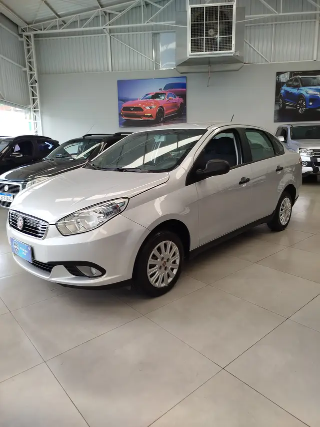 Carro Fiat Grand Siena 2018 Attractive 1.0 (Flex)