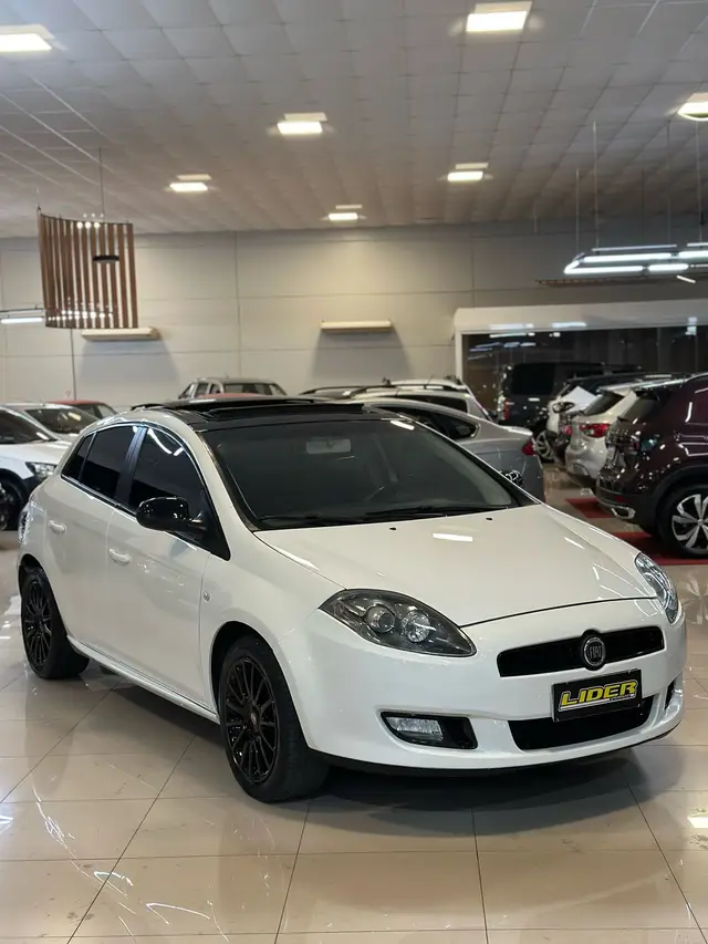 Carro Fiat Bravo 2013 Sporting 1.8 16V Dualogic (Flex)