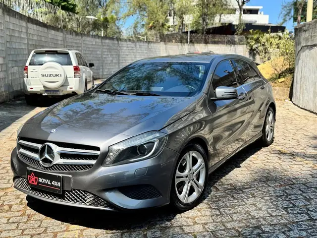 Carro Mercedes-Benz Classe A  2013 200 Urban