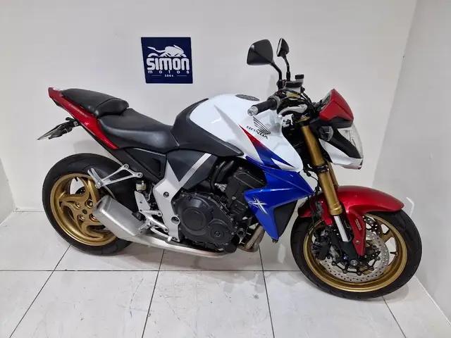 Carro Honda CB 1000R 2013 Standard