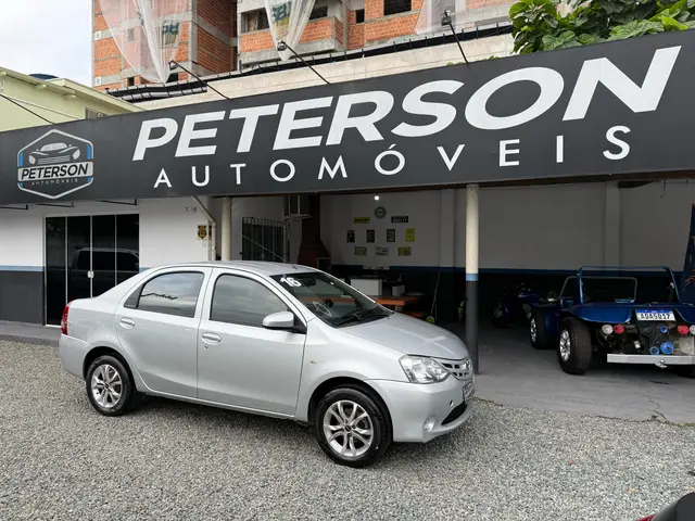 Carro Toyota Etios Sedan 2016 X 1.5 (Flex)
