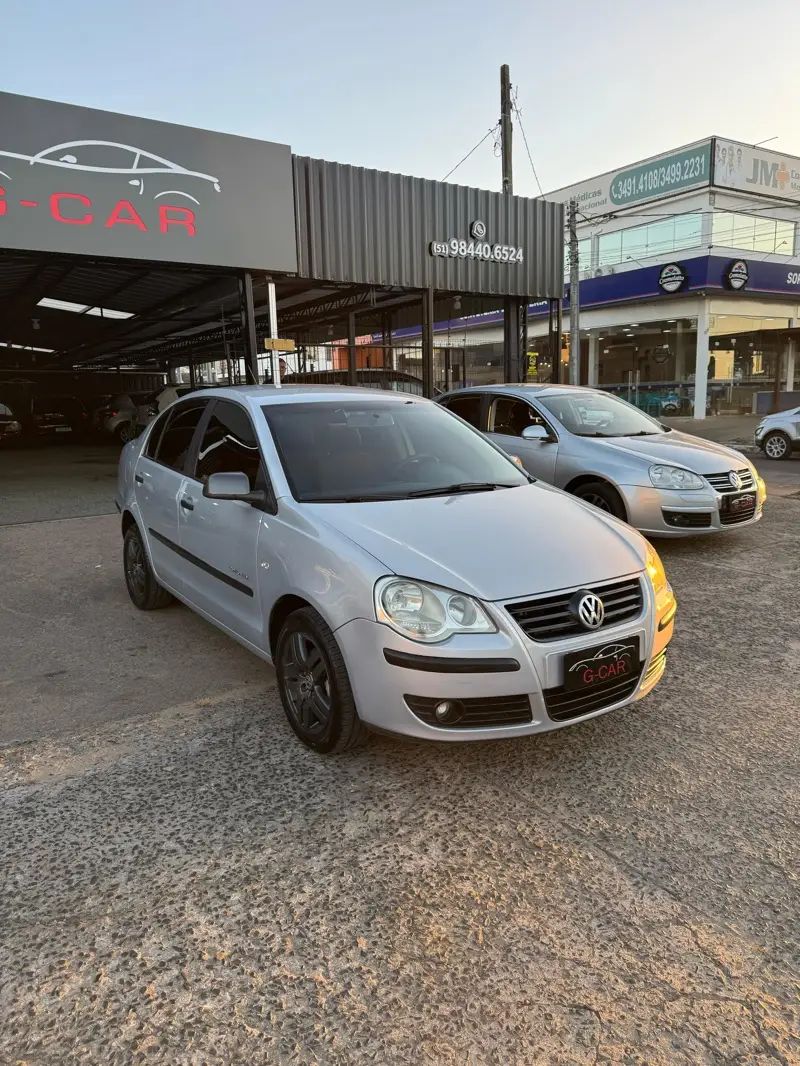 Volkswagen Polo Sedan 1.6 8V (Flex)
