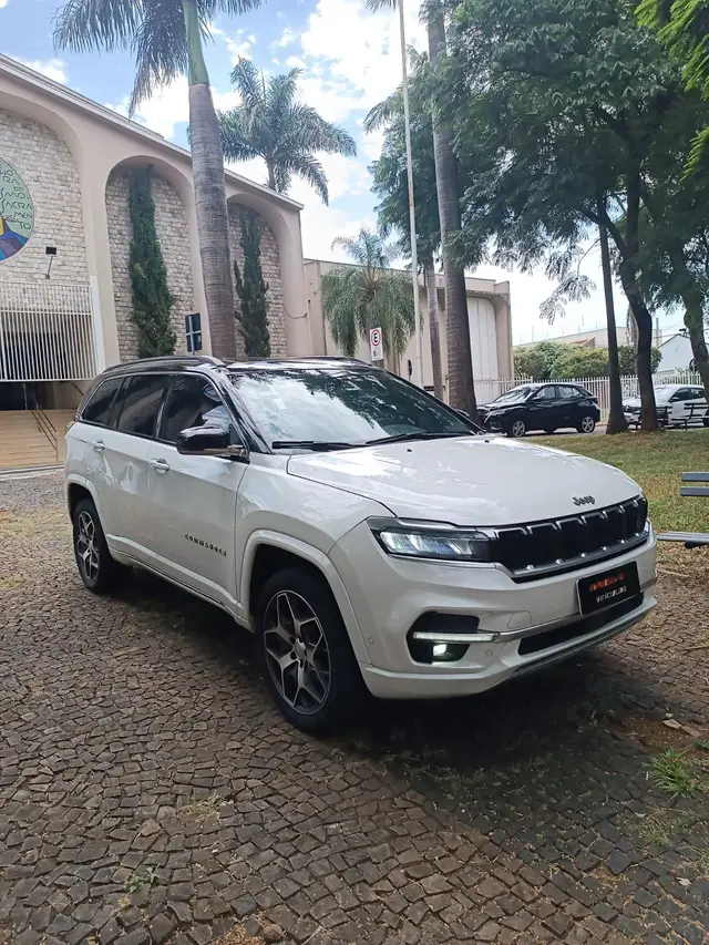 Carro Jeep Commander 2022 Overland TD380 Diesel 4x4 (Aut)