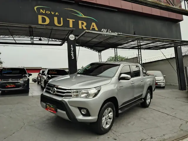 Carro Toyota Hilux Cabine Dupla 2017 Hilux 2.7 SRV CD 4x2 (Flex) (Aut)