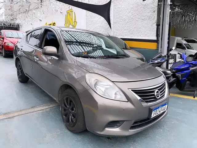 Carro Nissan Versa 2014 1.6 16V SL (Flex)