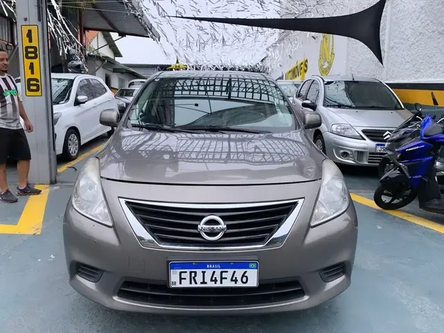 Carro Nissan Versa 2014 1.6 16V SL (Flex)