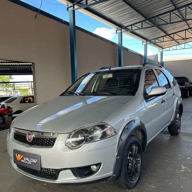 Carro Fiat Weekend 2016 Trekking 1.6 E.torQ (Flex)