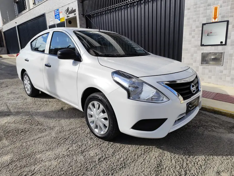Nissan Versa 1.0 12V V-Drive (Flex)