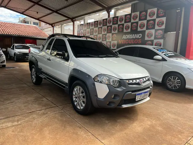 Carro Fiat Strada 2016 Adventure 1.8 16V (Flex) (Cabine Estendida)