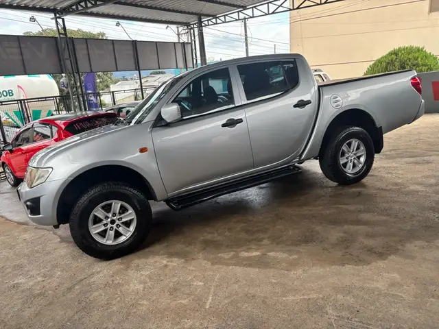 Carro Mitsubishi L200 Triton Sport 2015 2.4 HLS (Flex)