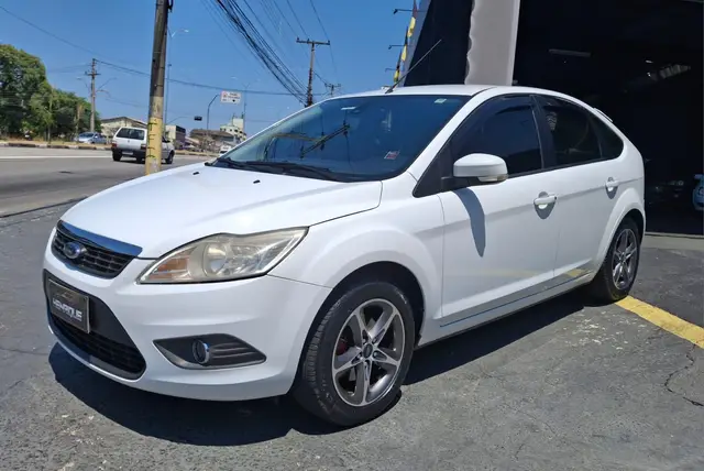 Carro Ford Focus Hatch 2013 GLX 2.0 16V (Flex)