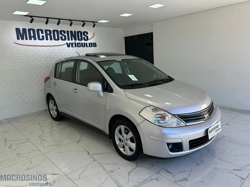 Nissan Tiida SL 1.8 (flex) (aut)
