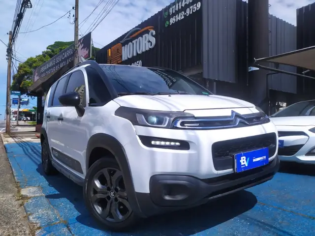 Carro Citroën Aircross 2016 Live 1.5 8V (Flex)