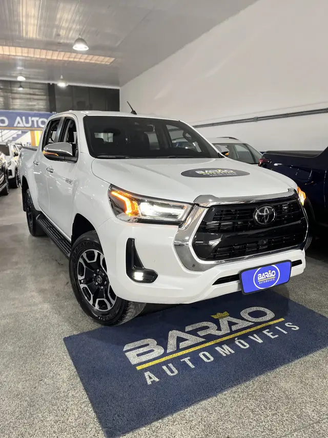 Carro Toyota Hilux Cabine Dupla 2024 SRX 4x4 2.8 Diesel
