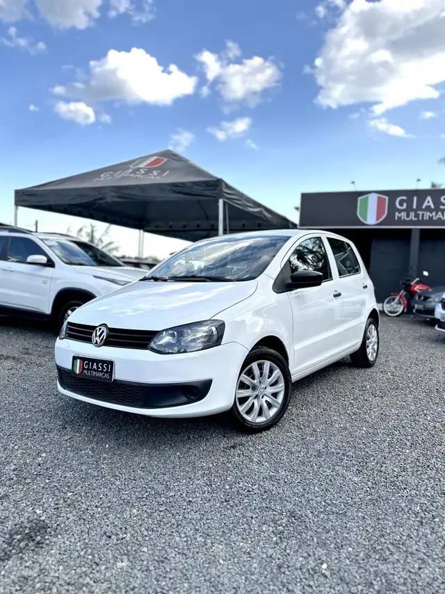 Carro Volkswagen Fox 2014 1.0 TEC (Flex) 4p