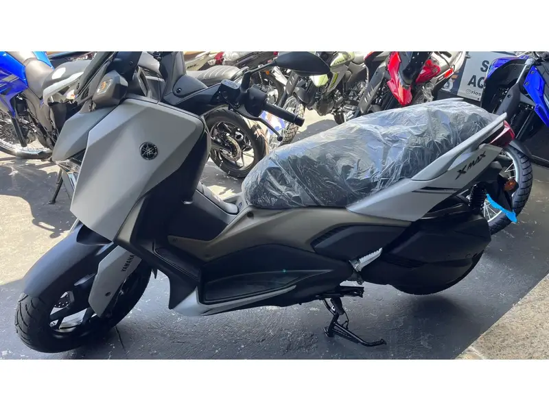 Yamaha XMax 250 Connected