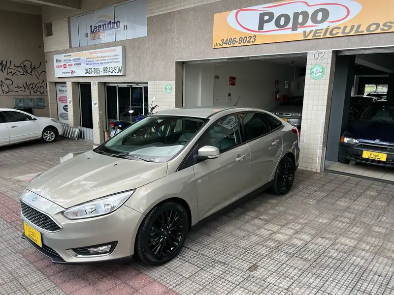 Ford Focus Sedan SE 2.0 PowerShift